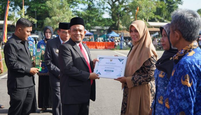 13 Sekolah di Padang Terima Sertifikat UKS saat Upacara Hari Lahir Pancasila