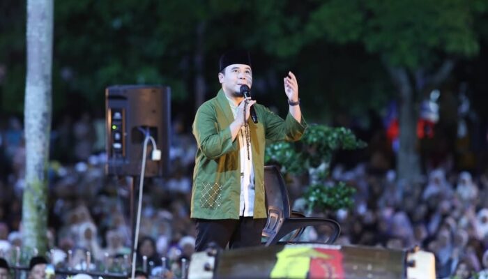 Ribuan Jemaah Padati Masjid Agung Solok, Shalawat Bergema Bersama Ustaz Hilman Fauzi
