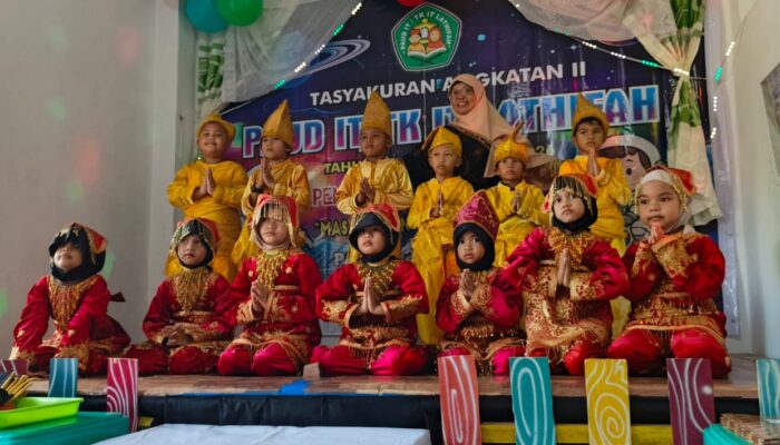 Wisuda Angkatan Ke-2 PAUD IT Lathifah Kuranji, Padang: Sukses Cetak Pemimpin Masa Depan Berkarakter Islami