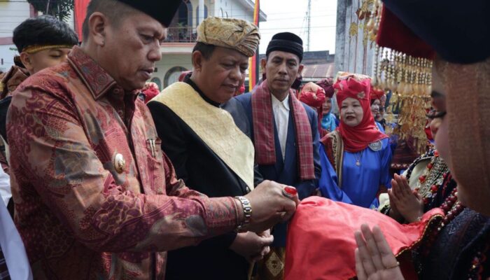 Koto Nan Gadang Baralek Gadang: Wawako Payakumbuh Ajak Generasi Muda Jaga Tradisi Baadok-Adok