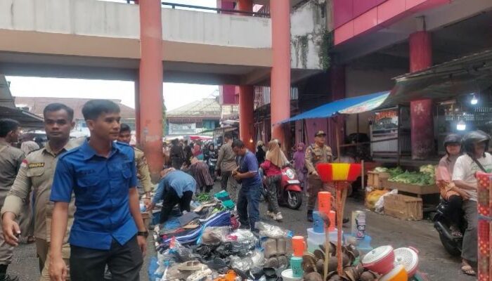 Revitalisasi Pasar Raya Dimulai, Puluhan Satpol PP Amankan Basement Blok II & III