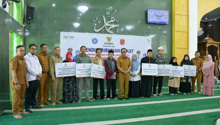 Dukung Pendidikan Generasi Muda, Baznas Agam Distribusikan Zakat Rp708 Juta