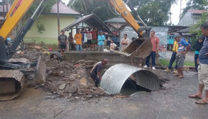 Sempat Amblas, Jalan Balai Salasa Agam Kini Bisa Dilalui Kendaraan Lagi