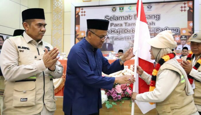 Haru dan Doa Sambut Kloter 1 Debarkasi Padang, Satu Jemaah Masih Dirawat di Arab Saudi