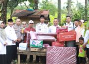 Wawako Solok Suryadi Salurkan Bantuan Kemensos dan Korban Kebakaran Tanah Garam