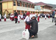 Masuk Jam 06.25 WIB, Gerakan Ayah Mengantar Anak Warnai Hari Pertama Sekolah di Padang Panjang