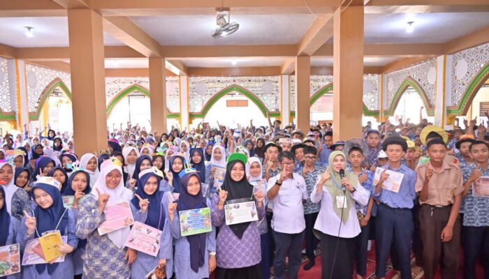 Wujudkan Sekolah Ramah Anak, Pemko Payakumbuh Bekali Ratusan Siswa Literasi Digital