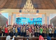 Kukuhkan Pengurus IASMA Bukittinggi, Mahyeldi Ajak Alumni Ambil Peran Nyata Majukan Pendidikan Sumbar