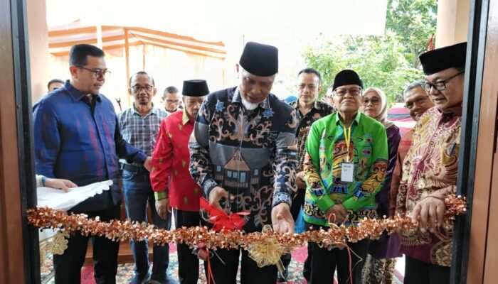 Resmikan Asrama Putri SMAN 1 Bukittinggi, Mahyeldi: Ini Ikrar Jaga Masa Depan Anak Perempuan Kita