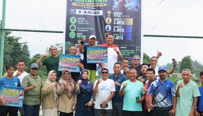 Tampil Memukau di Lapangan, Wako Yota Balad Rebut Gelar Juara Tenis Ganda Putra KU 110 Tahun