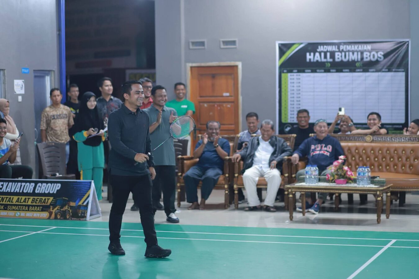 Wali Kota Solok Resmi Buka Turnamen Bulutangkis Bumi Bos Cup I