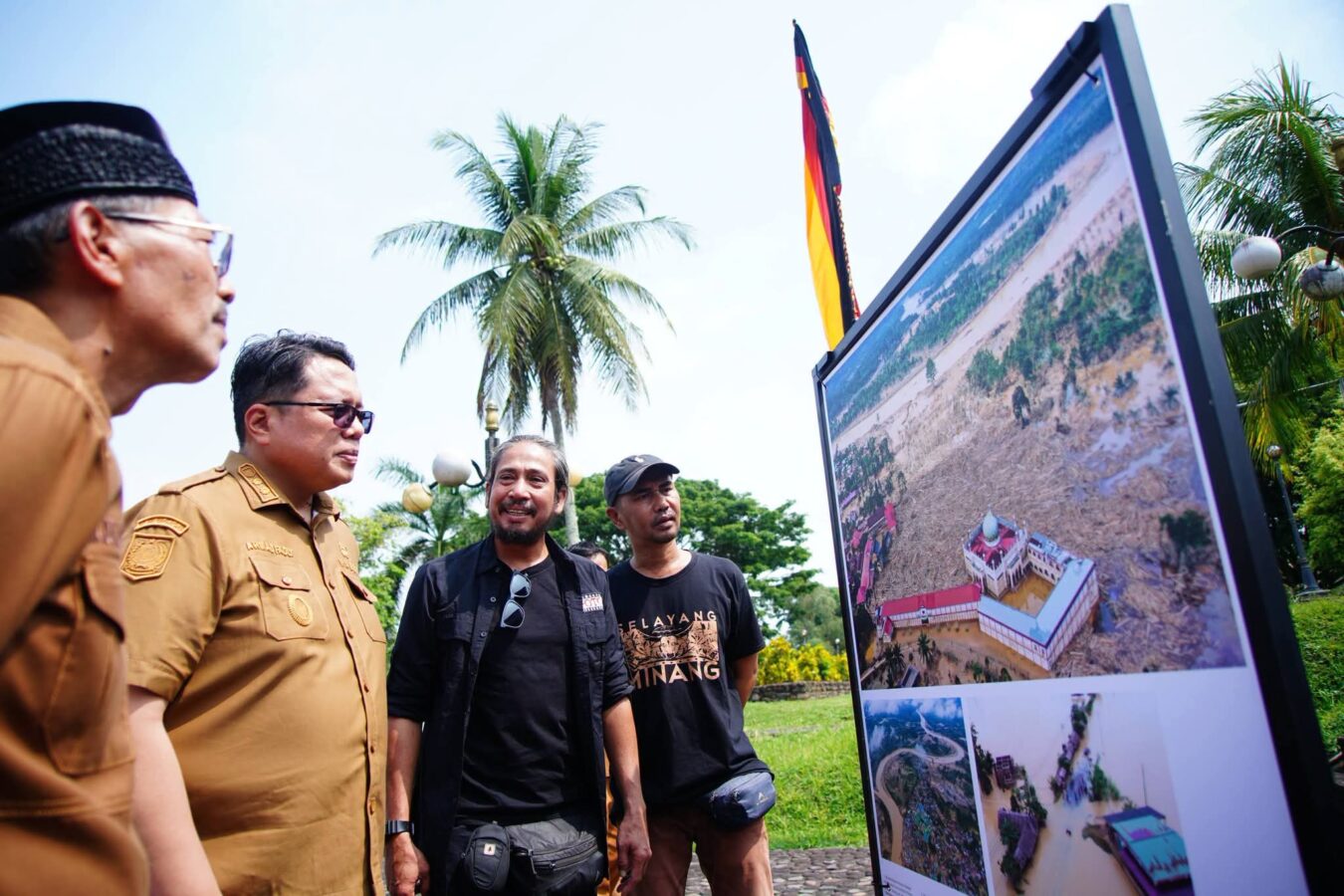 Pameran Foto Prahara Pulau Emas, Wabup Ahmad Fadly Sampaikan Apresiasi
