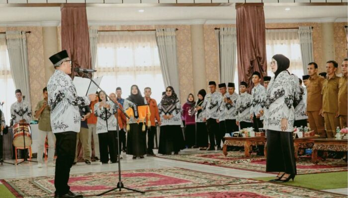 Hj Erniati Khairunas Jadi Ibunda Guru Solsel, Fokus Tingkatkan Karakter dan Literasi