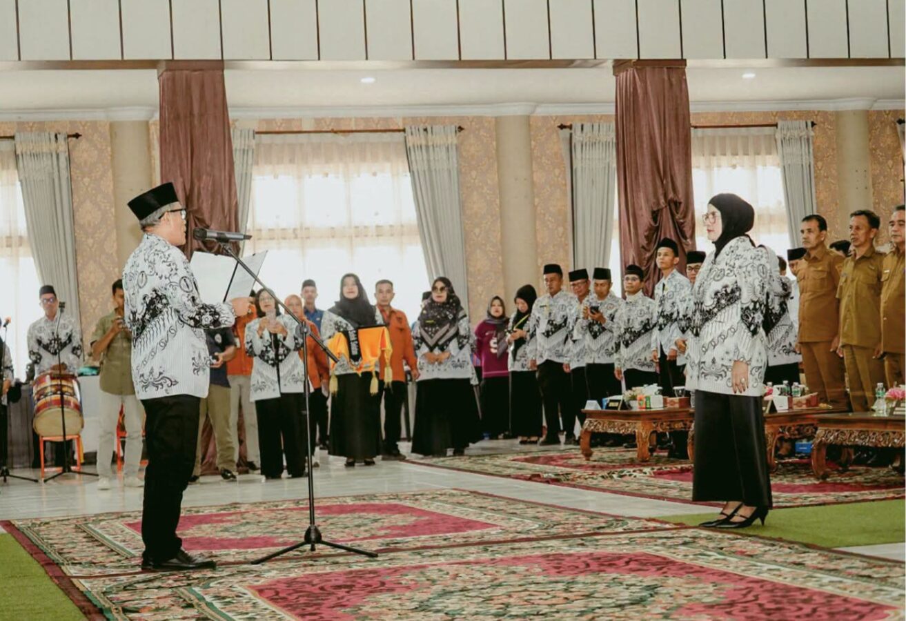 Hj Erniati Khairunas Jadi Ibunda Guru Solsel, Fokus Tingkatkan Karakter dan Literasi