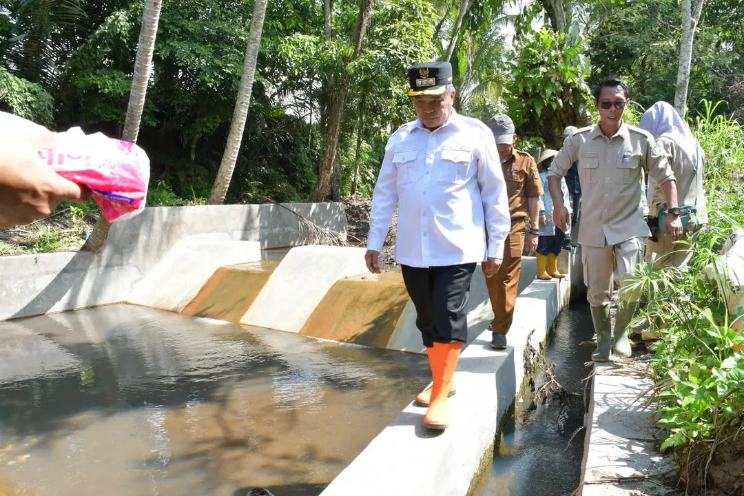 Antisipasi Anomali Iklim, Bupati Agam Benni Warlis Cek Pembangunan Dam Irigasi Simarasok