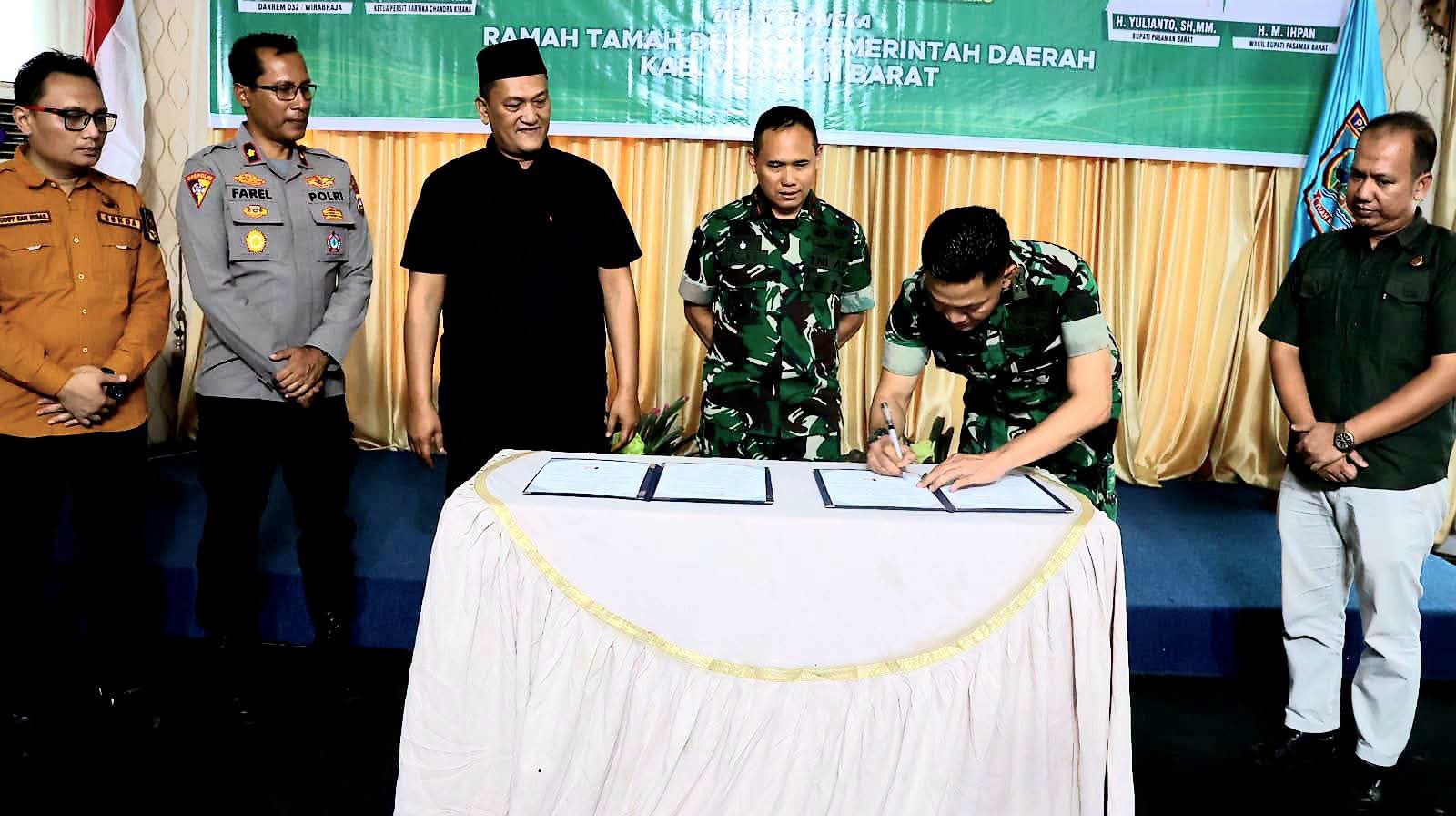 Kunjungan kerja danrem le pasaman barat