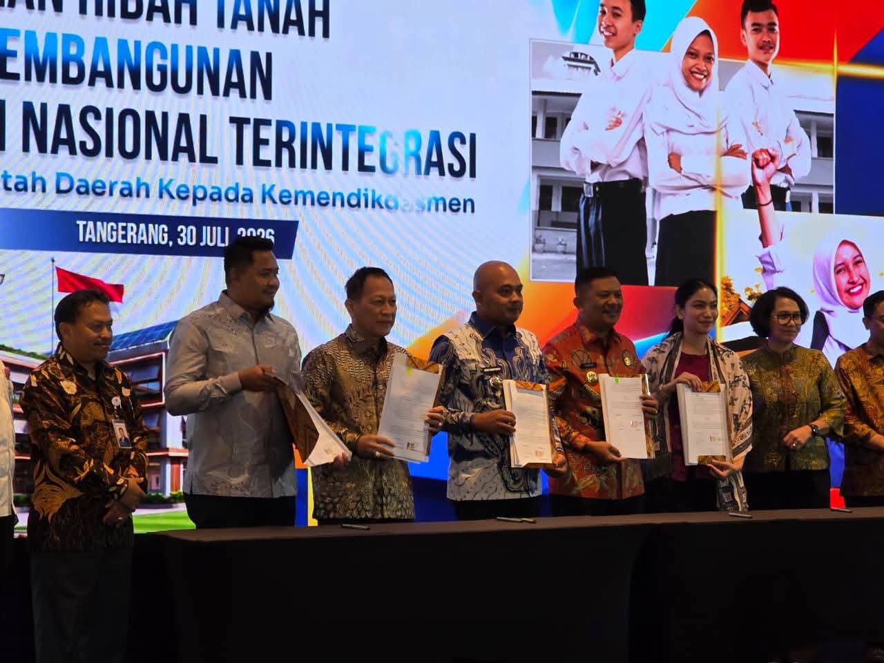 Bupati Annisa Teken NPHD, Sekolah Terintegrasi Rp250 M di Dharmasraya