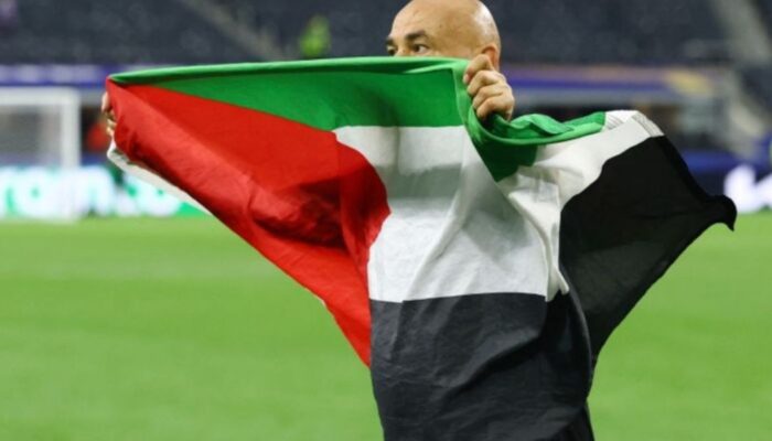 Aksi Heroik Hossam Hassan: Loloskan Mesir, Selebrasi Bawa Bendera Palestina di Piala Dunia