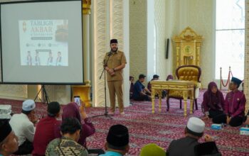 Sambut Kepulangan 1.084 Jamaah Haji Padang 2026, Fadly Amran Ingatkan Isu Tawuran