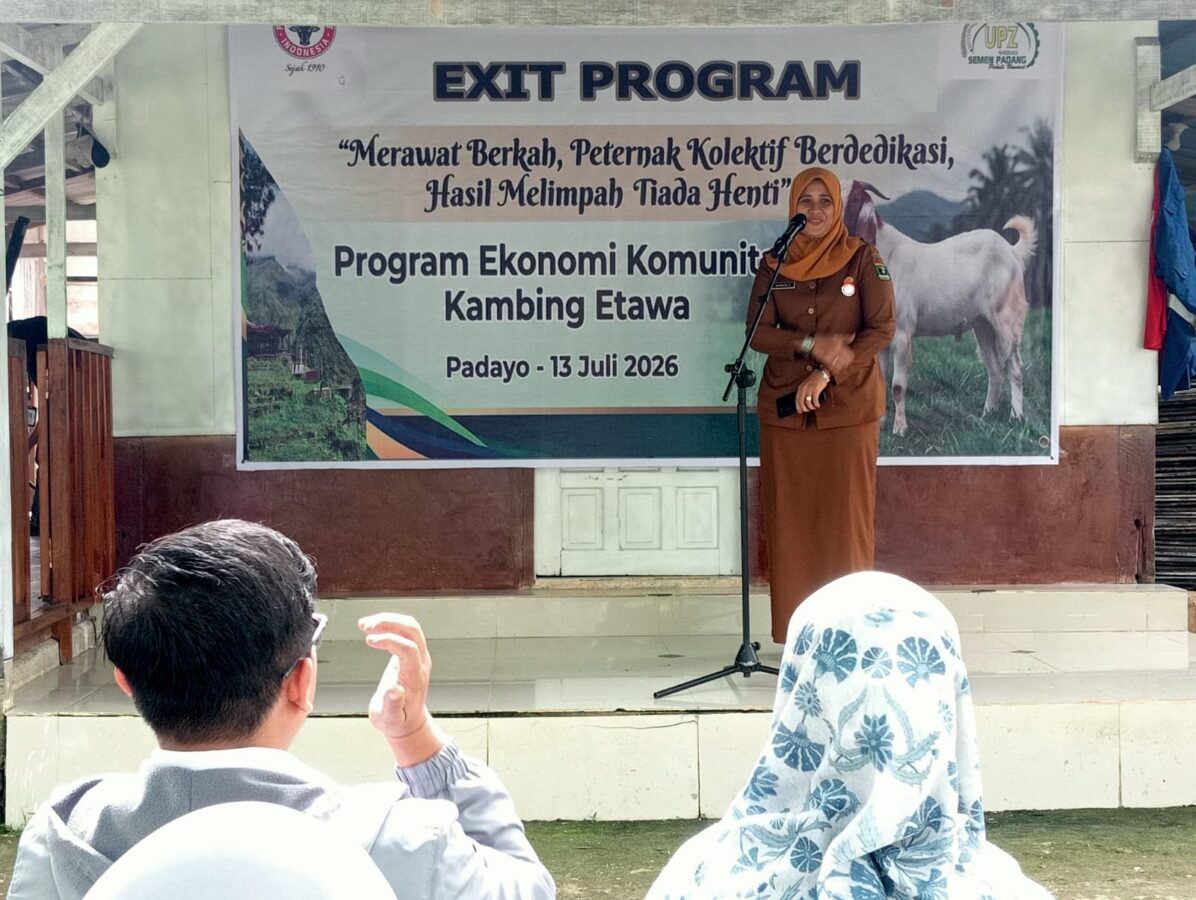 UPZ Baznas Semen Padang Tuntaskan Program Kambing Etawa di Padayo