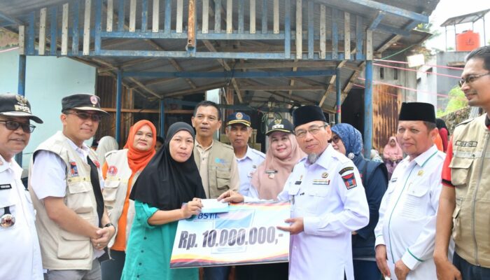Duka Karang Putih: Dua Rumah Hangus Terbakar, Pemko Salurkan Puluhan Juta