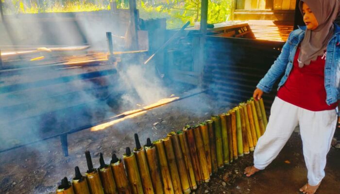 10 Tahun Bertahan, Uni Tina Sukses Sulap Lamang Tapai Jadi Ladang Cuan di Padang