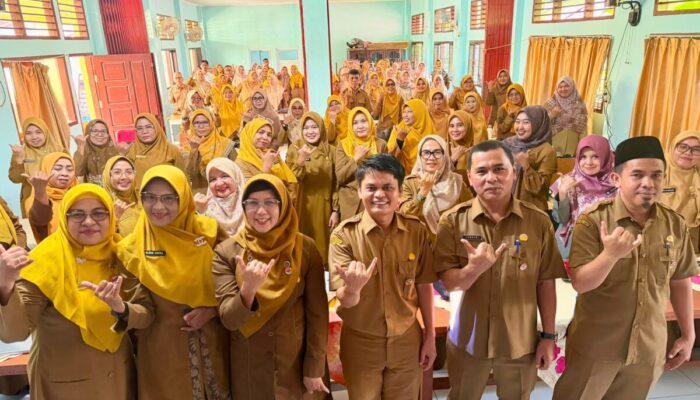 Guru Bahasa Inggris SMP Padang Siap Dobrak Kelas Digital, Manfaatkan AI untuk Pembelajaran Inovatif
