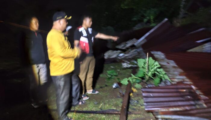 Badai Mengamuk di Limapuluh Kota: Puluhan Rumah Rusak di Dua Nagari, Seorang IRT Terluka