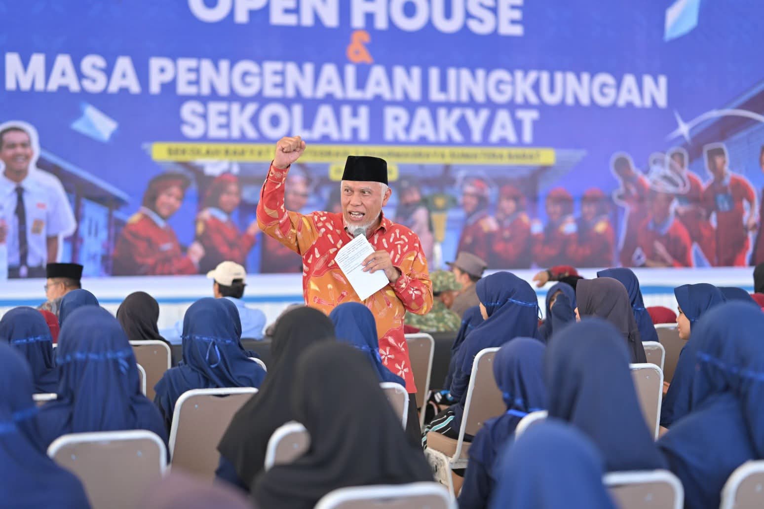 Gubernur Sumbar Mahyeldi Ansharullah bagikan kisah inspiratifnya dari anak buruh angkut & tukang becak