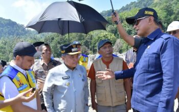 Kaji Trase Baru Kelok 44, Menteri PU dan Bupati Agam Cari Jalur Aman Longsor
