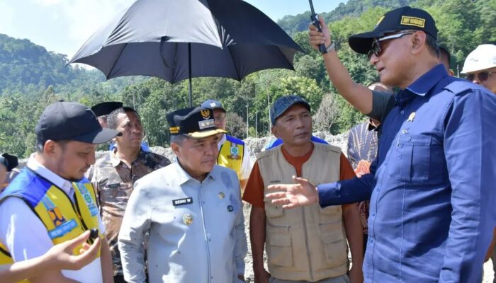 Kaji Trase Baru Kelok 44, Menteri PU dan Bupati Agam Cari Jalur Aman Longsor