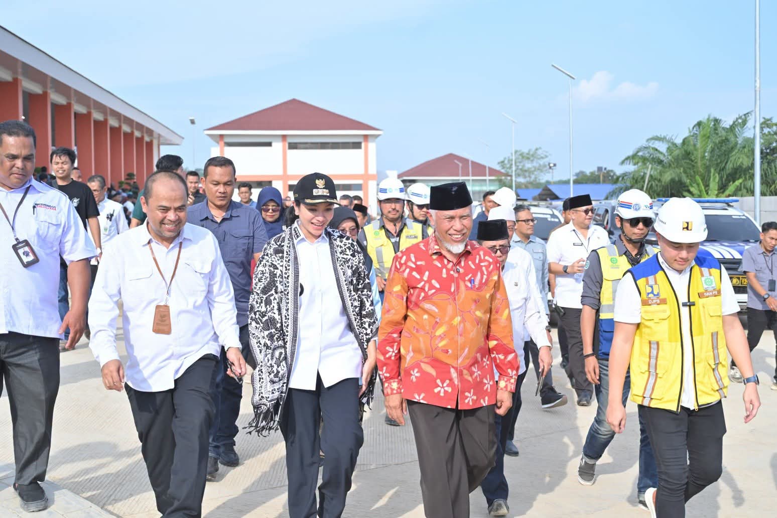 Mahyeldi Buka Sekolah Rakyat Dharmasraya: Fasilitas Laptop dan Asrama Gratis