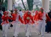 34 Tim OPD Tampil Heboh: Yel-Yel Kocak dan Wajah Dicat Warnai Gerak Jalan HUT RI ke-81 di Solsel