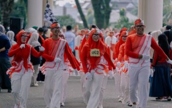 34 Tim OPD Tampil Heboh: Yel-Yel Kocak dan Wajah Dicat Warnai Gerak Jalan HUT RI ke-81 di Solsel