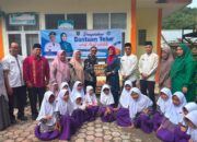 Dukung Gizi Anak, PKK Padang Panjang Salurkan Bantuan Telur di 7 Sekolah