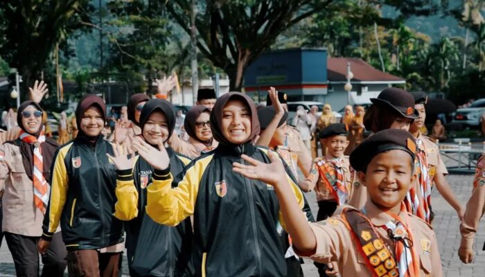 Bupati Khairunas Lepas 38 Anggota Pramuka: Jadilah Duta Solok Selatan di Jamnas XII Cibubur!