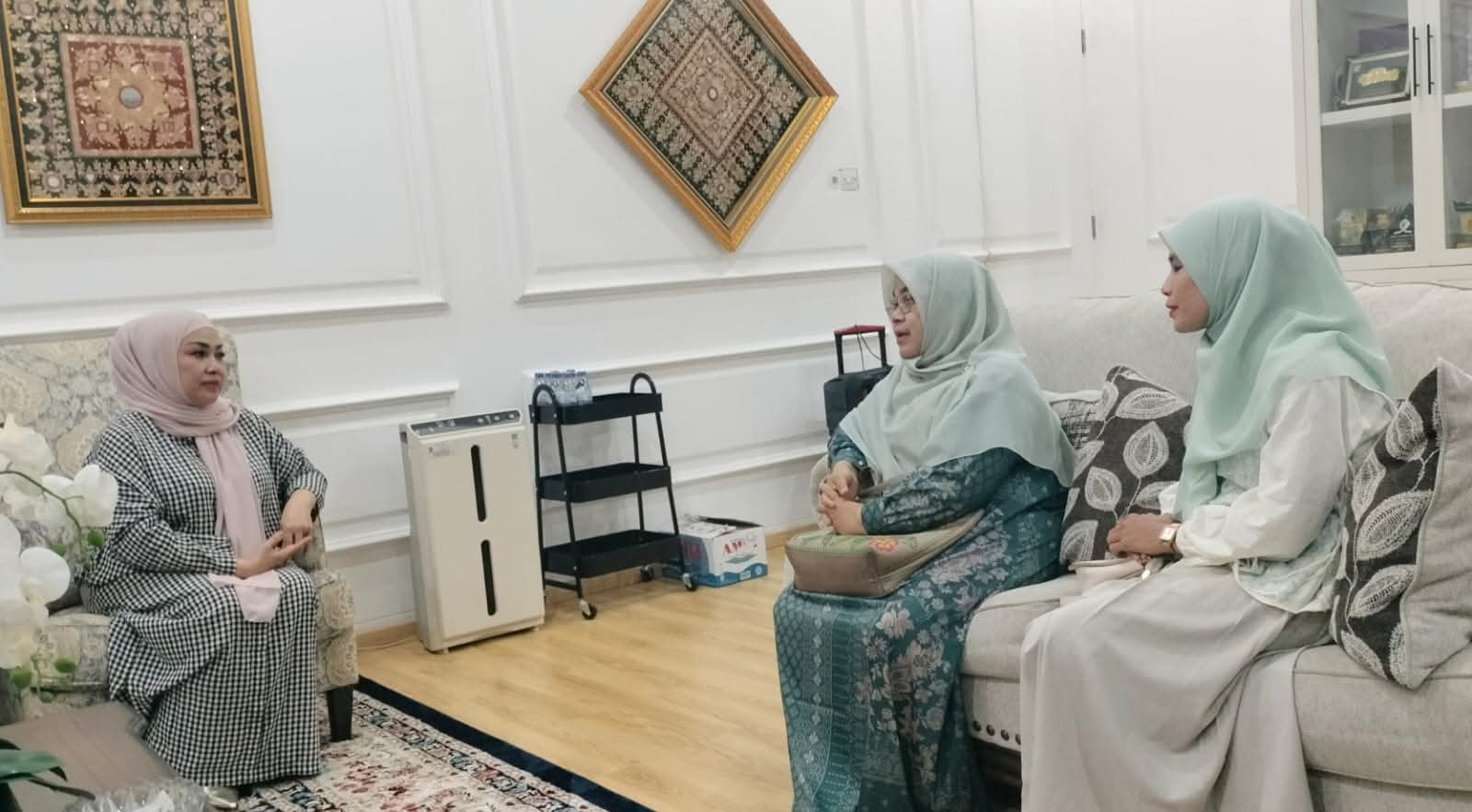 Pimpin Rapat Strategis, Bunda Literasi Lise Eka Putra Perkuat Sekolah Inklusi di Tanah Datar
