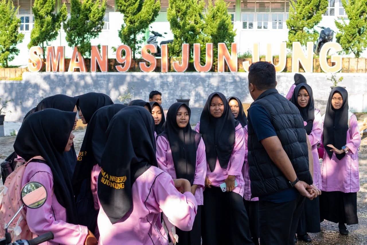Melesat 173 Persen! 920 Sekolah di Sumbar Diguyur Bantuan Rp617 Miliar