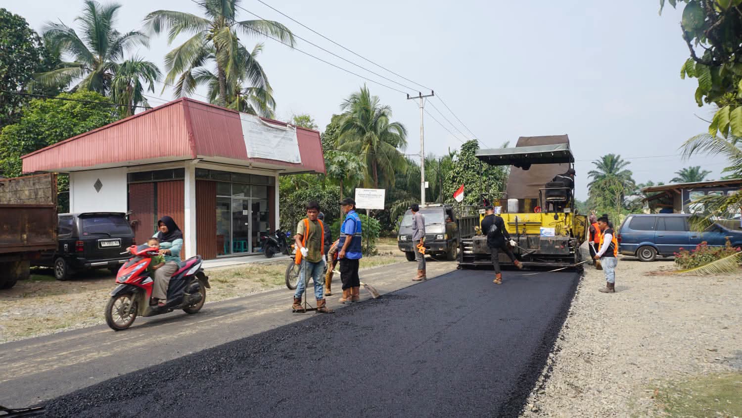 Jalan Sitiung Lama–Pulai Dharmasraya Diaspal, Ekonomi 3 Kecamatan Langsung Menggeliat