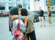Isak Tangis Haru Lepas 14 Mahasiswa Saga Saja Plus Pariaman Kuliah ke Pulau Jawa