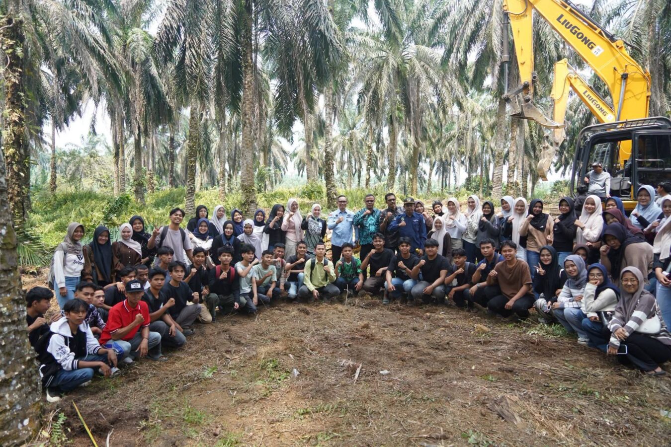Kabar Baik Petani Sawit Dharmasraya! Pemkab Geber PSR Tahap III Rp60 Juta Per Hektare Ditambah Beasiswa Anak Petani