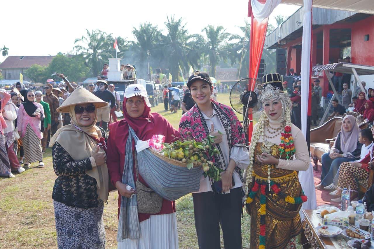 HUT ke-81 RI, Pawai Kemerdekaan Tiumang Dharmasraya Tampilkan Battle of Surabaya