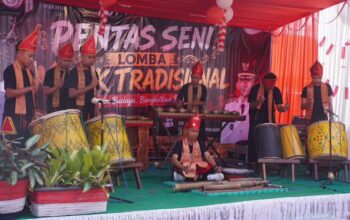 Pentas Seni Pasar Baru Meriah, Pelajar Padang Panjang Unjuk Bakat Musik Tradisional