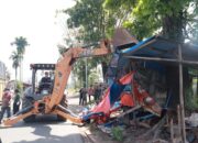 Pemko Payakumbuh Tertibkan Bangunan Ilegal di Batang Agam dan Jalan Imam Bonjol, 20 Bangunan Dibongkar