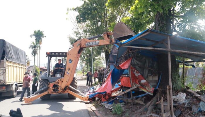 Pemko Payakumbuh Tertibkan Bangunan Ilegal di Batang Agam dan Jalan Imam Bonjol, 20 Bangunan Dibongkar