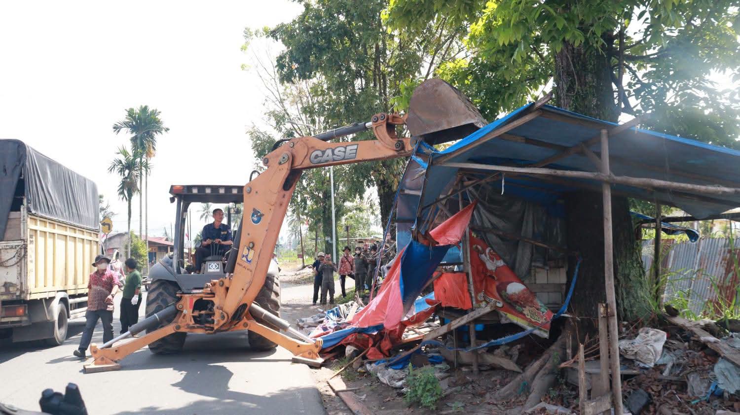 Batang Agam Ditertibkan, Pemko Payakumbuh Bongkar 20 Bangunan Langgar Tata Ruang