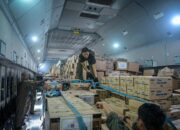 6 Pesawat TNI AU Diberangkatkan Bawa 31 Ton Logistik ke NTT dan 500 Pompa Air ke Kalimantan