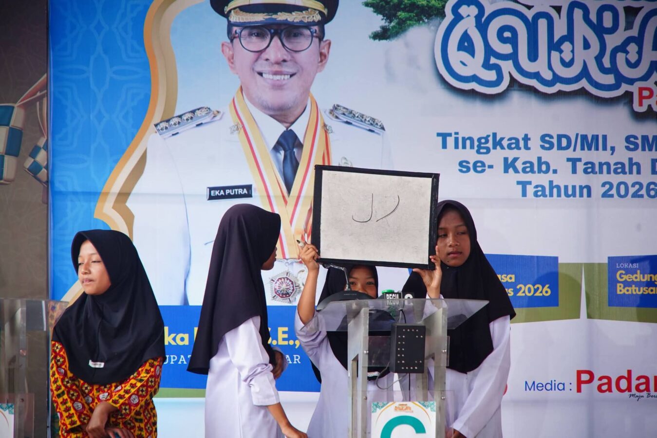 Bupati Eka Putra Dorong Generasi Muda Tanah Datar Berakhlak dan Berprestasi Lewat Cerdas Quran PadangTV