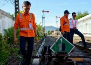 Antisipasi Rel Ambles Akibat Cuaca Ekstrem, KAI Sumbar Cek Jalur KA Padang-Bukit Putus