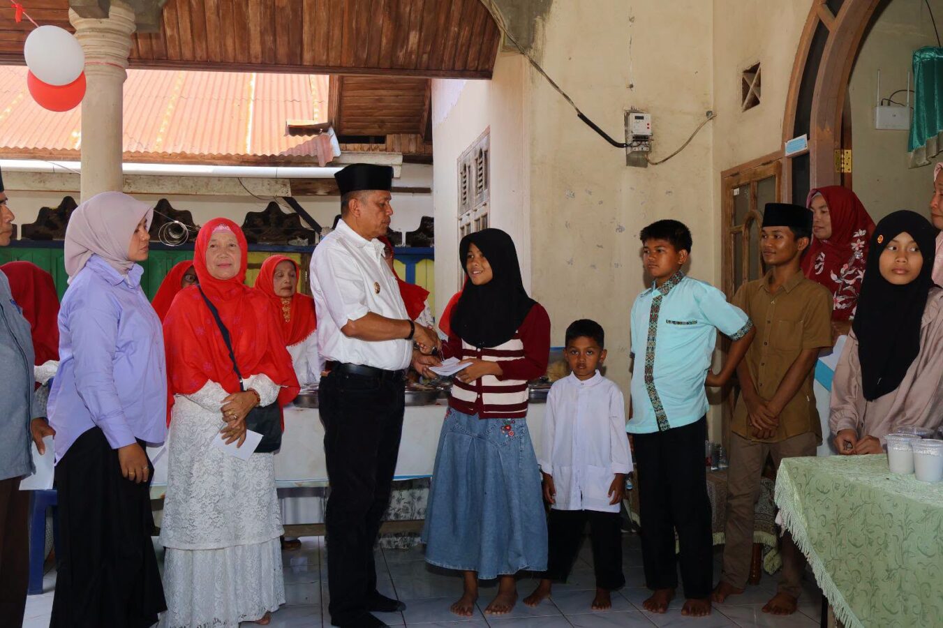 55 anak yatim mengikuti Jumat Berkah Berbagi di Koto Panjang Dalam, Payakumbuh, sebagai wujud kepedulian warga dalam semarak HUT ke-81 Kemerdekaan RI.